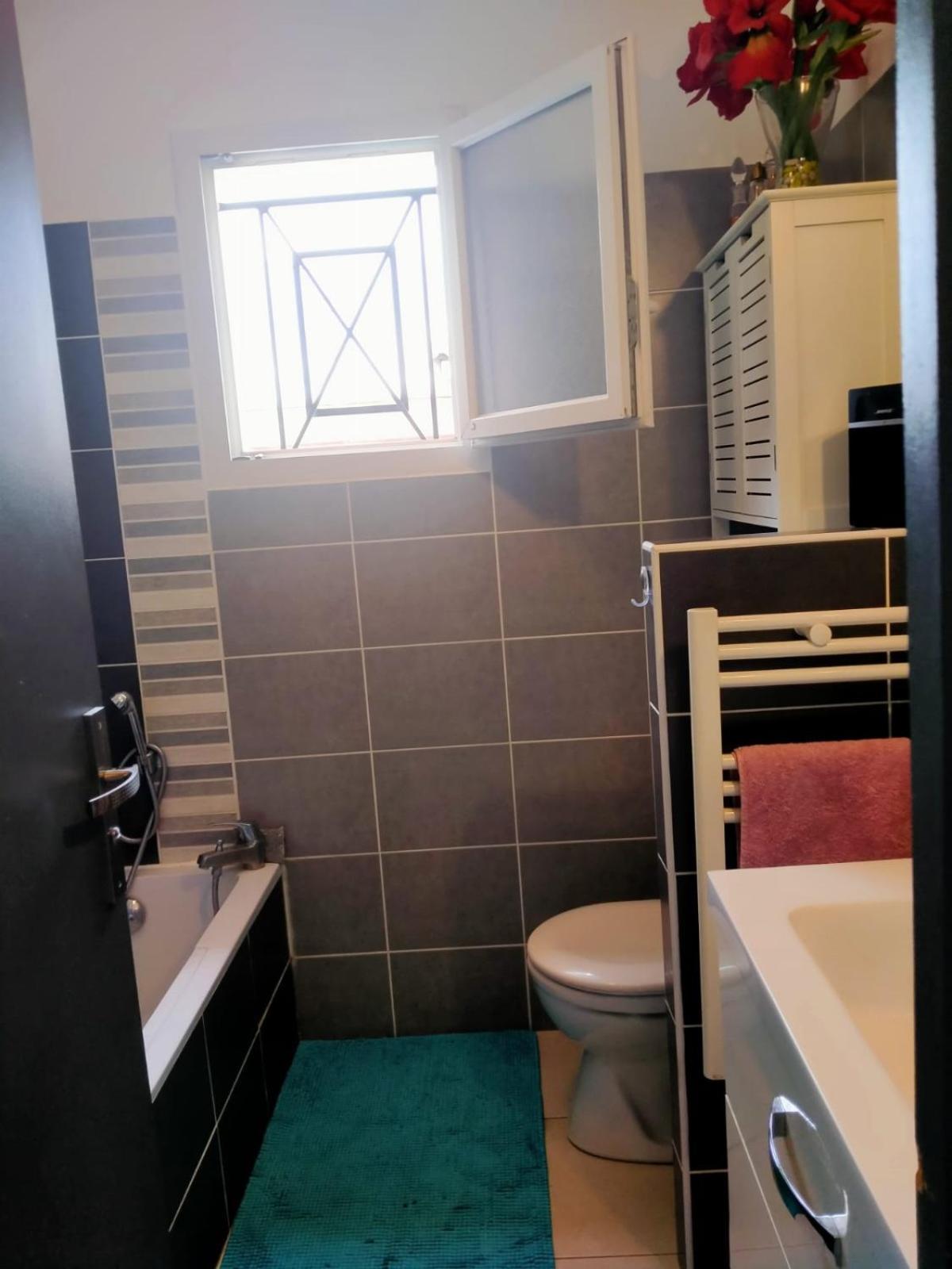 Maison Entiere Redessan Экстерьер фото