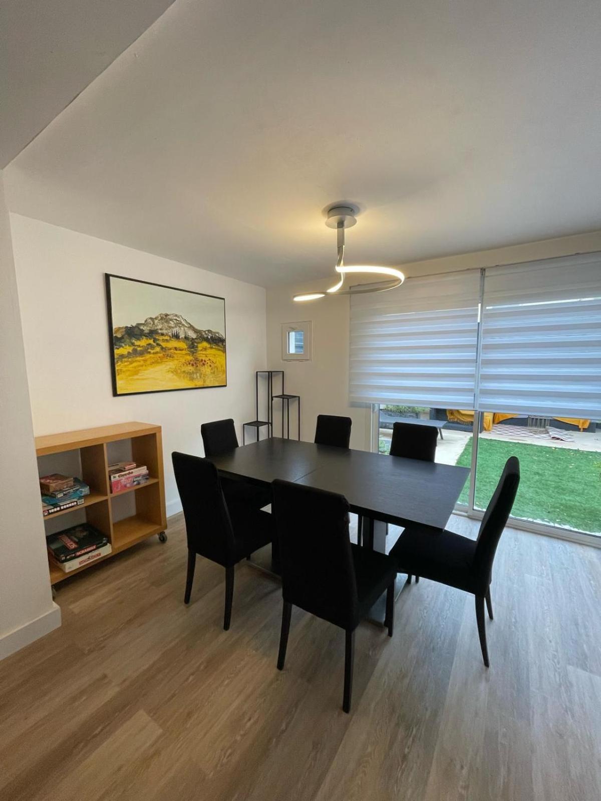 Maison Entiere Redessan Экстерьер фото